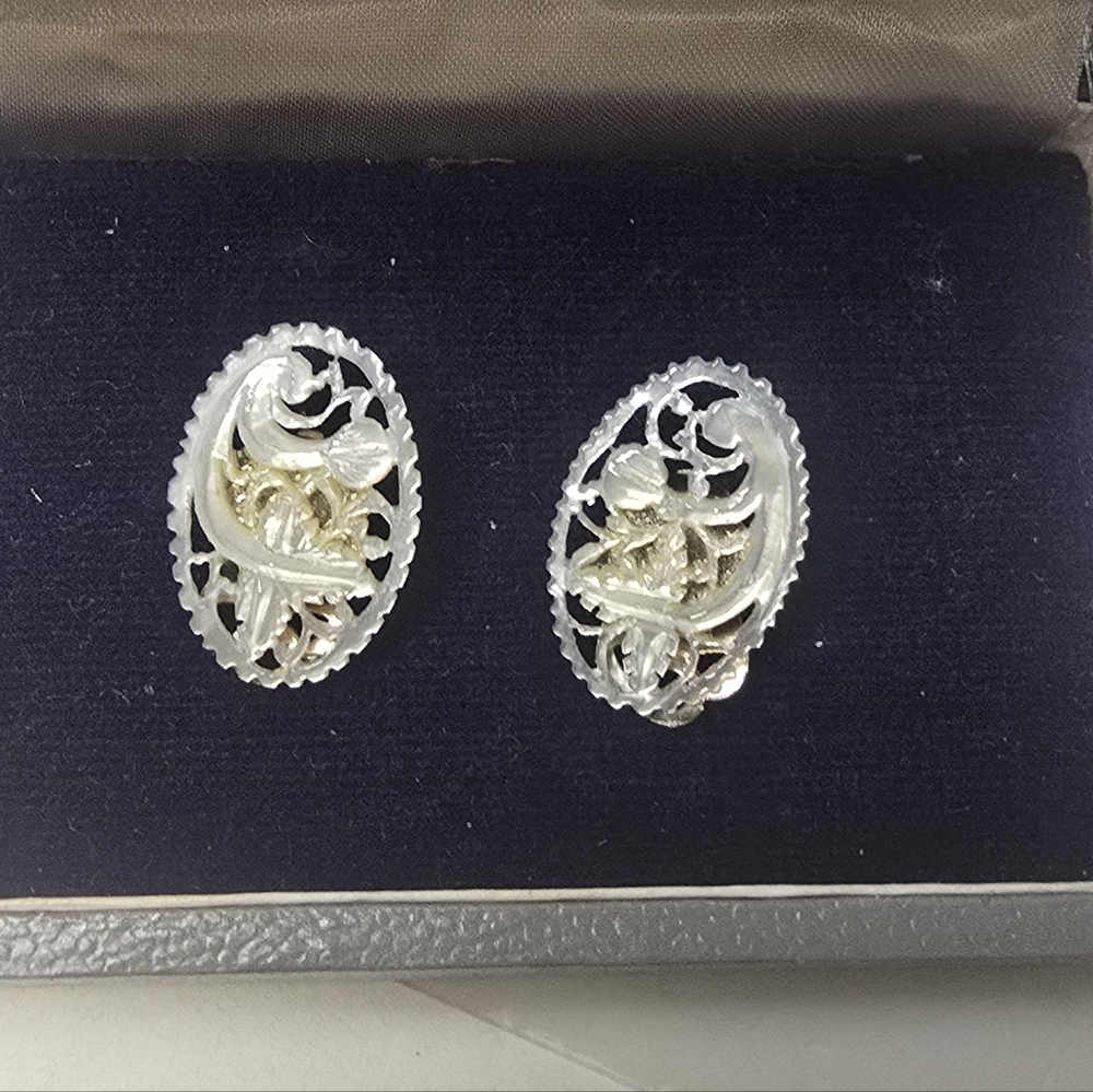 Mother Of Pearl Highly Carved Vintage Clip Earring